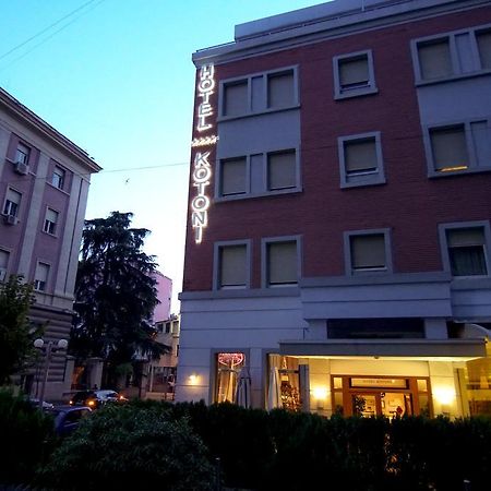 Boutique Hotel Kotoni Тирана Екстер'єр фото