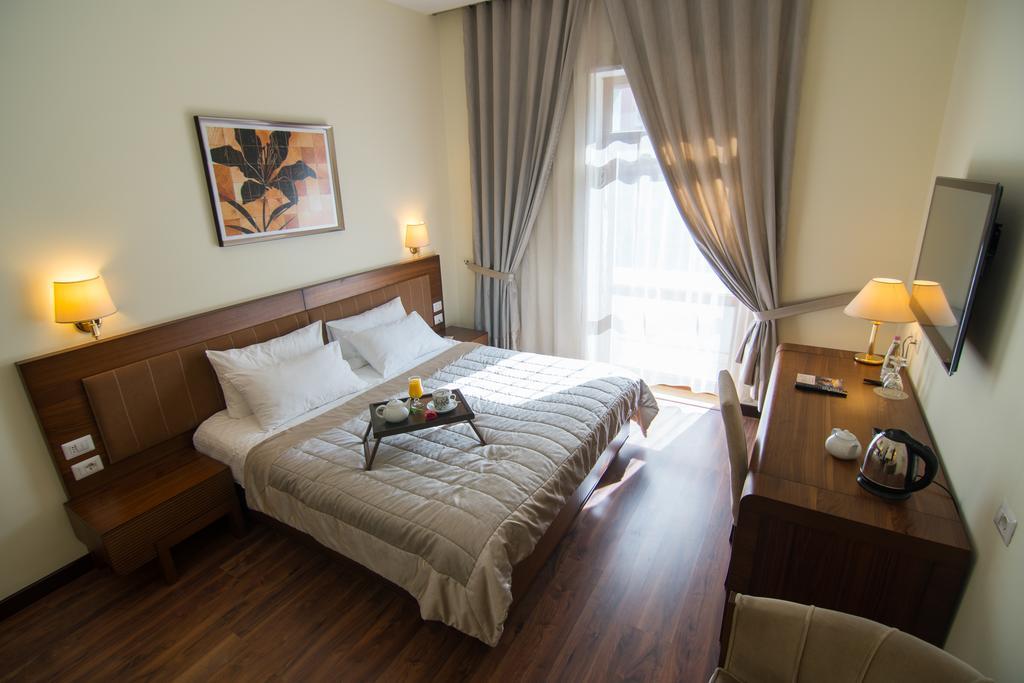 Boutique Hotel Kotoni Тирана Екстер'єр фото